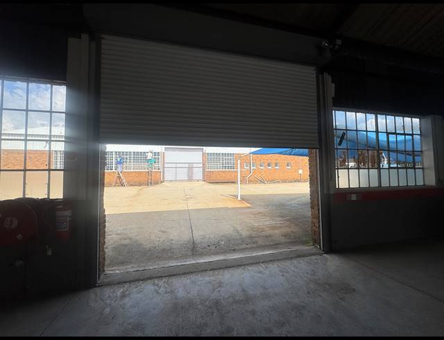 400M² WAREHOUSE TO LET IN WYNBERG